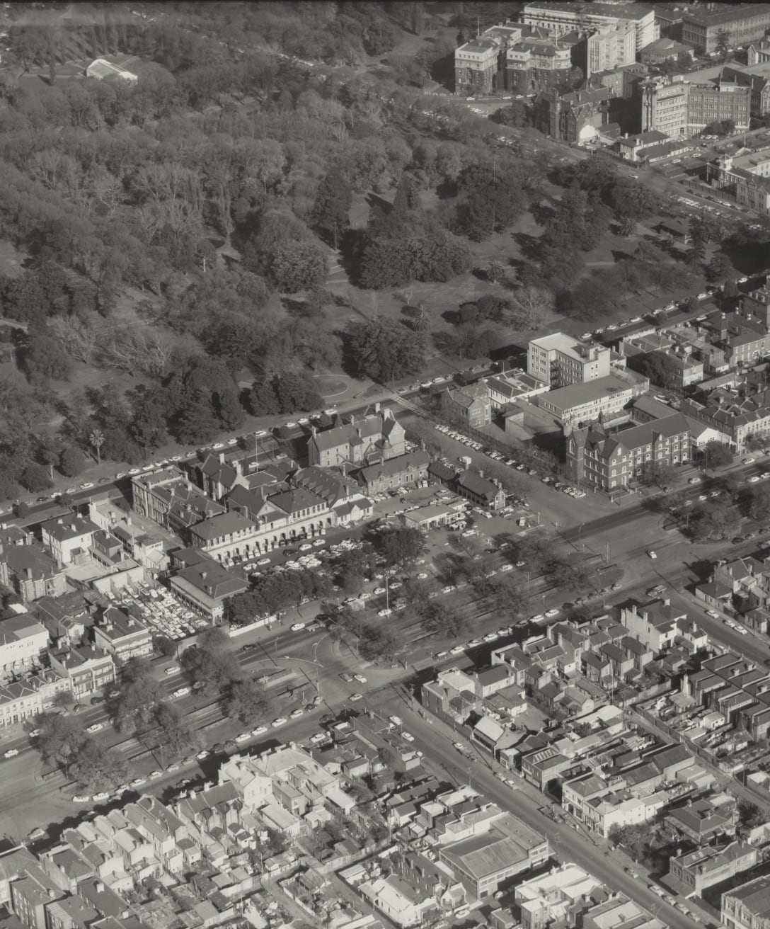 Albert Street and Fitzroy Gardens, circa 1960